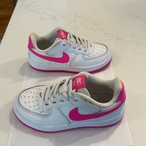 Nike Air Force 1 Low EasyOn Sneaker
